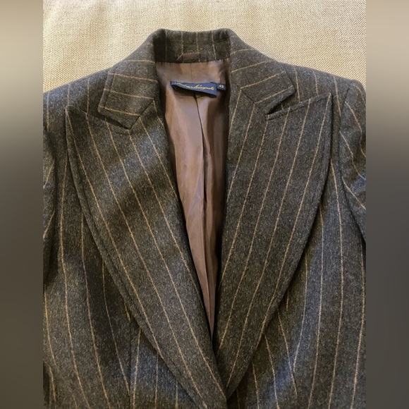 Men'S Two Black And Red Stripe 2 Buttons Bold Chalk Pinstripe ~ Stripe Peak Lapel Cheap Priced Business Suits Clearance Sale Vested 3 Piece Pleated Pants main image 1
